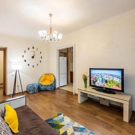 2К Квартира На Шота Руставелі, Бессарабка Киев Экстерьер фото